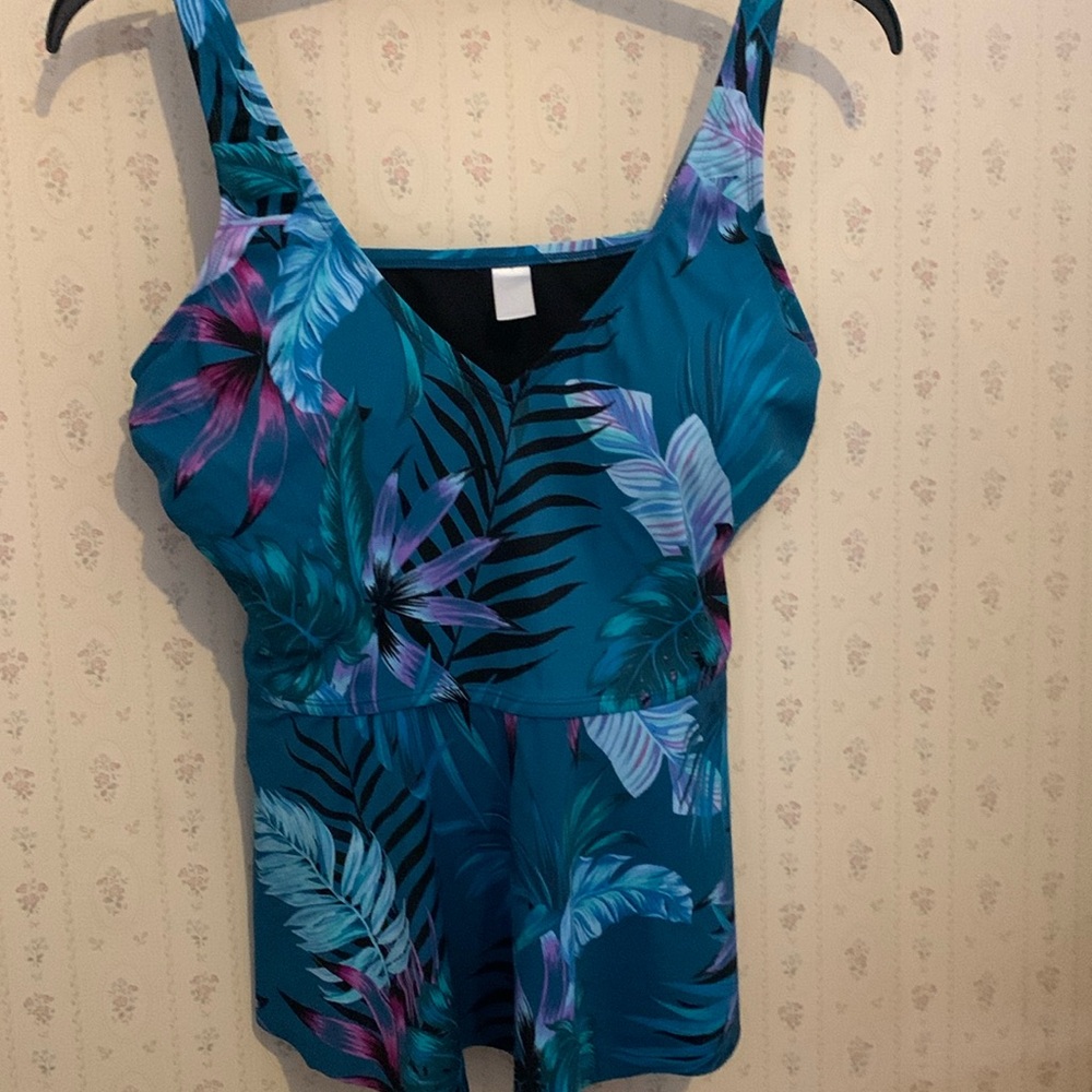 Size L swim tank